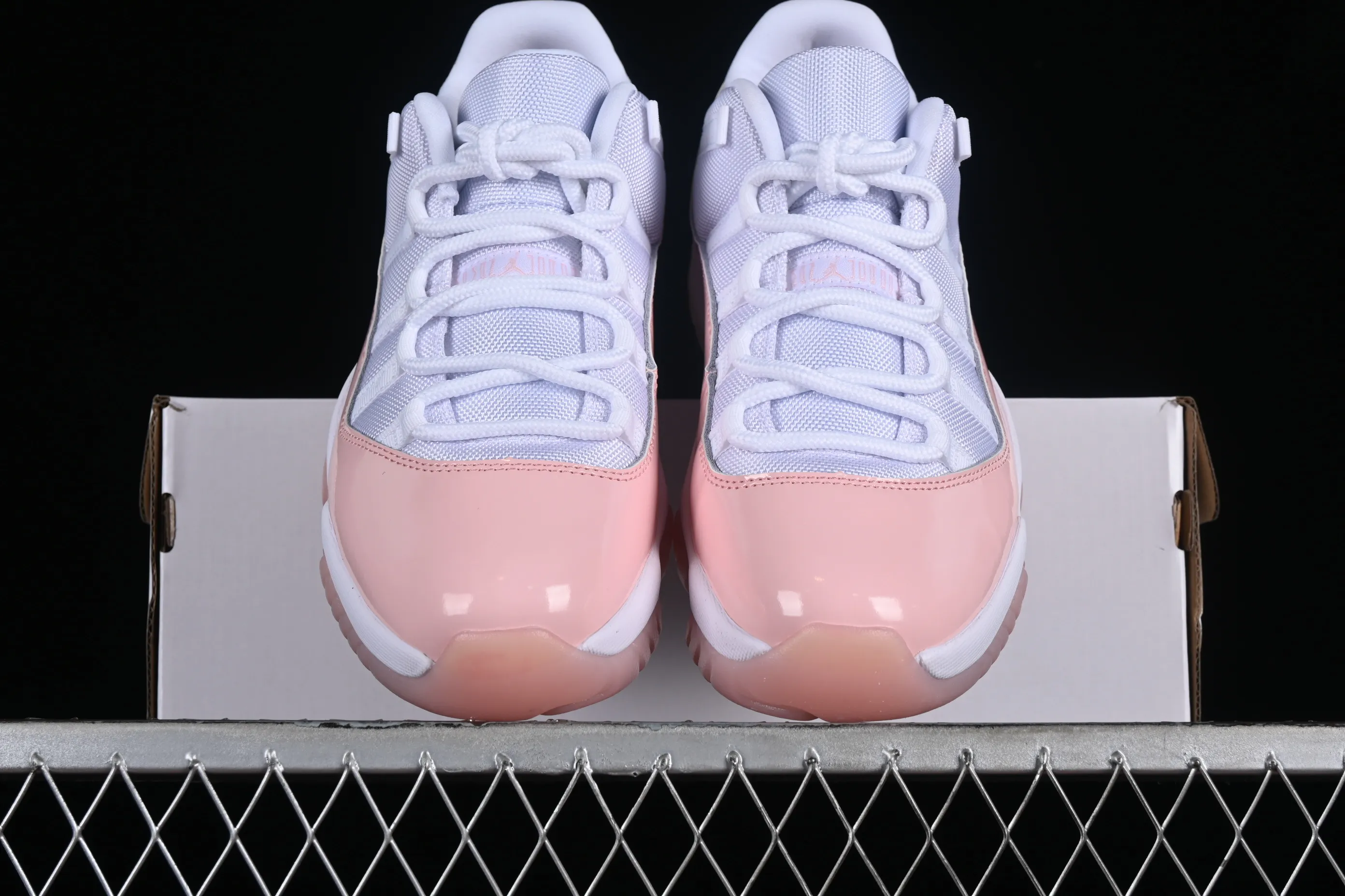 All categories Air Jordan Jordan series basketball shoes Air Jordan 11 F version Air Jordan 11 Low "Legend Pin" AJ11 Joe 11 girl pink genuine standard genuine carbon low-top basketball shoes AH7860-160